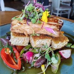 Blue Canoe Waterfront Restaurant 여행 사진
