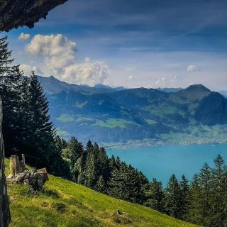 #tripaway
Rigi Hochflue mountain in Switzerland is an amazing place to go for hiking. I had to be back in Zürich by mid-afternoon, so I had to choose a relatively short hike this Sunday. I selected the Rigi Hochflue, taking advantage of the Urmiberg cable car, which was open for the final day this year.it was the most amazing idea ever 

#tripaway