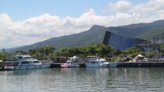 宜兰县位于我国台湾的东北部，三面环山，一面靠海。来宜兰县旅游