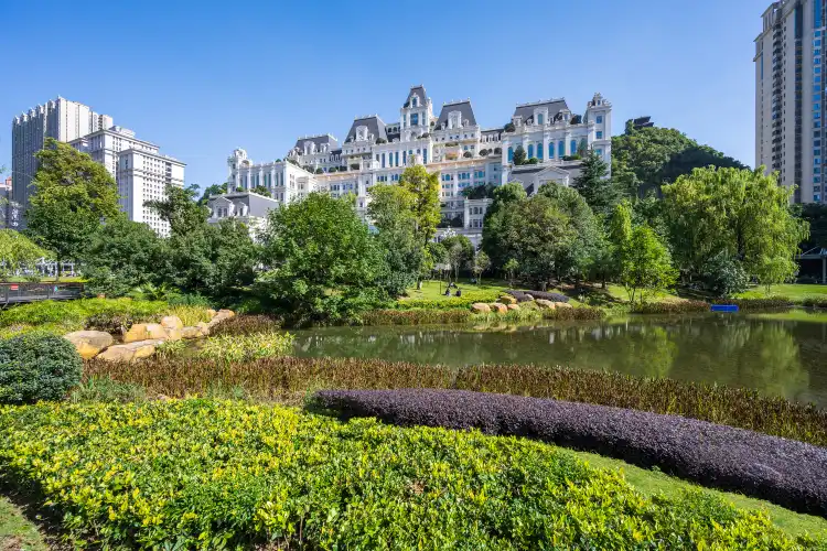 Hotels near Huaguoyuan Wetland Park