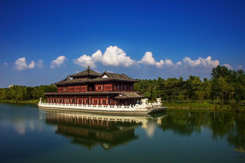 洪沢湖水釜城風景区