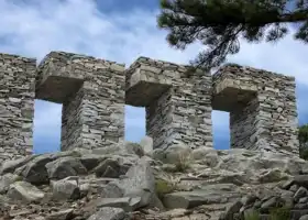 Monument of the Main Peak of Dabie Mountain