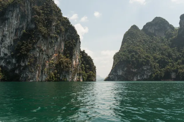 Vé máy bay Surat Thani Yangon