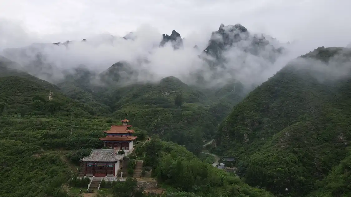 Hotels near Qingxu Mountain