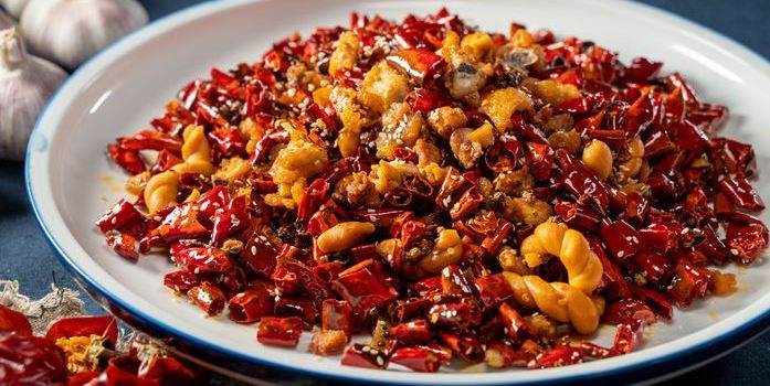 3️⃣ A Bold Encounter with Spicy Chicken (La Zi Ji)