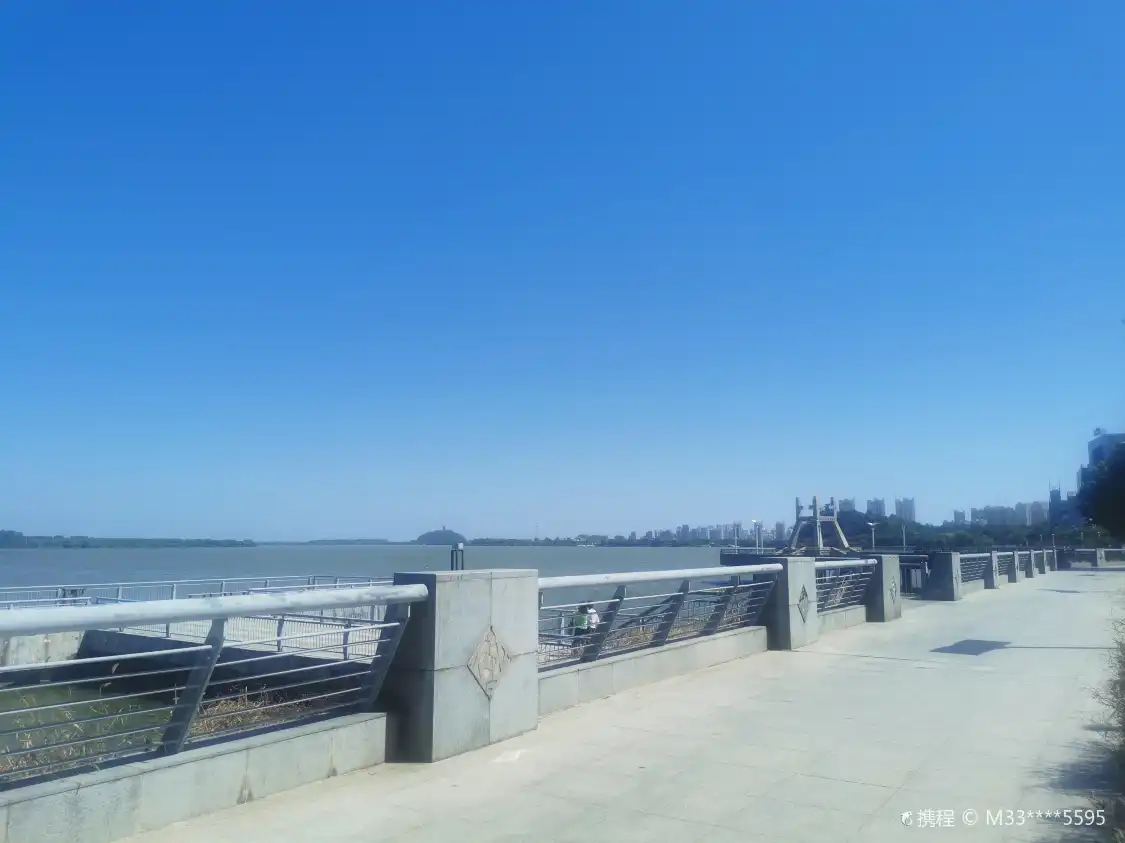 Hotels near Chunjiangchao Square