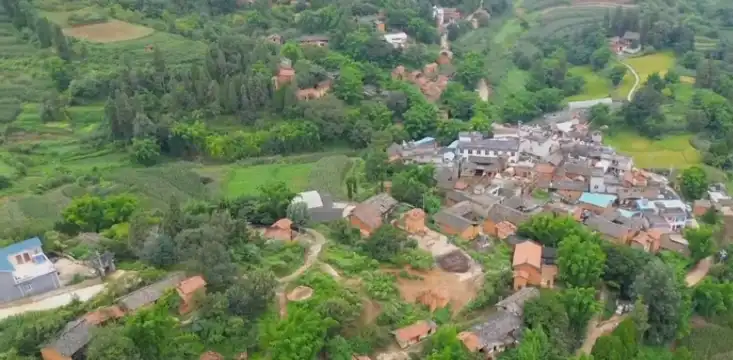 鄰近彝族村的酒店