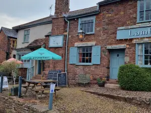 The Lamb Inn and Restaurant at Sandford