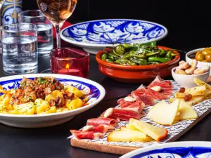 Colono Wien | Spanischer Shop & Tapas Bar