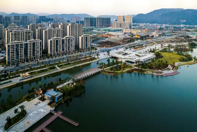 Sea View Hotels in Pingyang