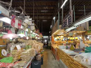 Suthep Market (Ton Payom)