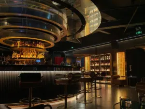 AMBER HIGHLAND WHISKEY BAR