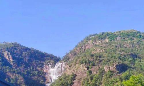 Tiantai Mountain Waterfall Scenic Area
