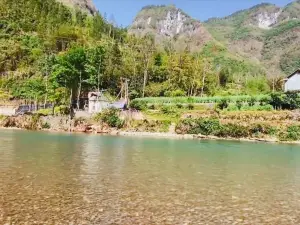 Deru Village