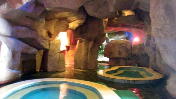 Jiulong Hot Spring Resort