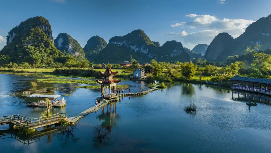 Hotels near E Quan