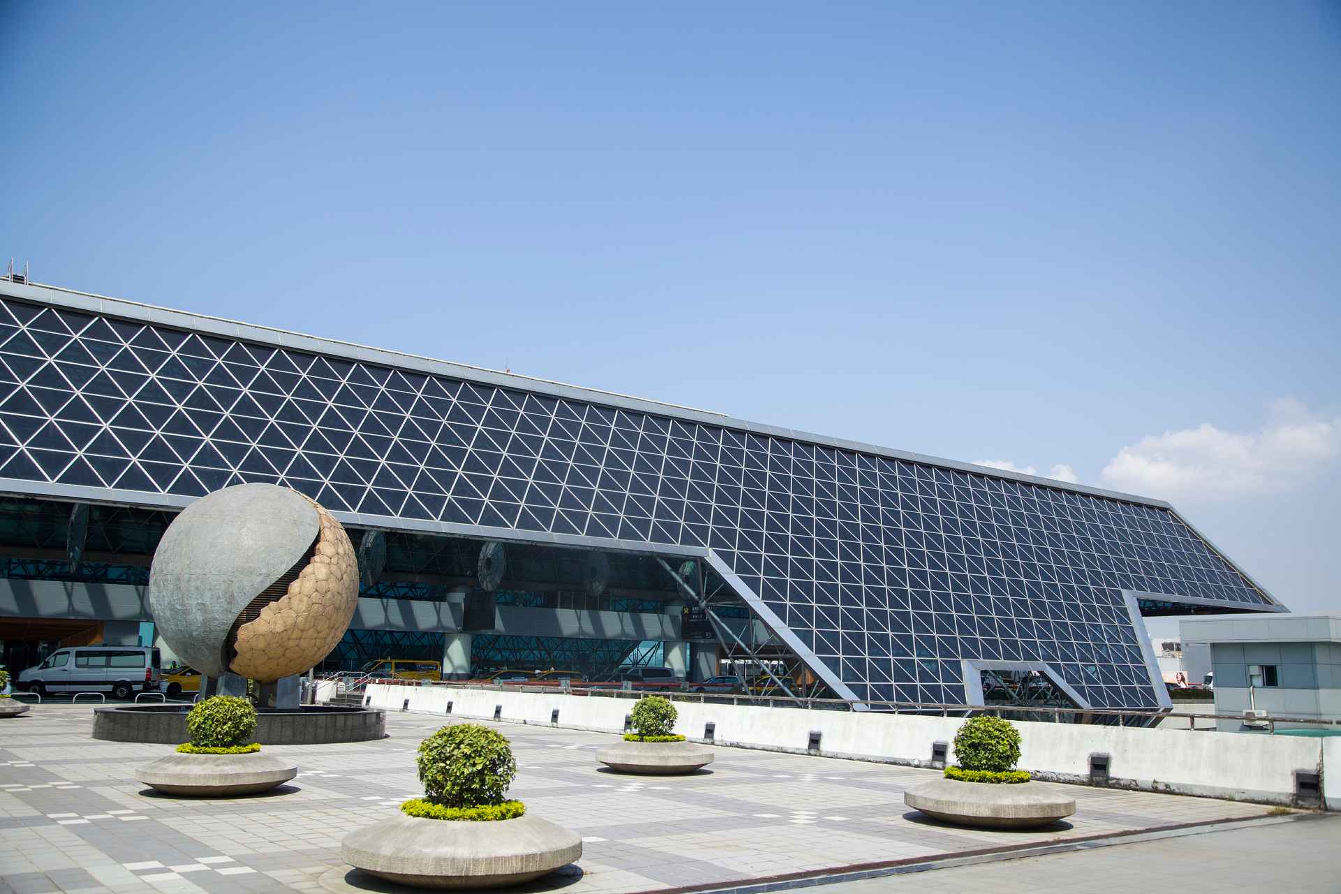 桃園空港から台北市内までタクシーでいくら？