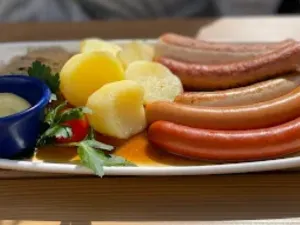 WEISSES BRÄUHAUS IM TAL
