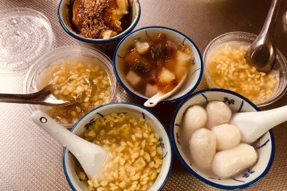 张钦德·广场老牌豆花甜汤(总店)