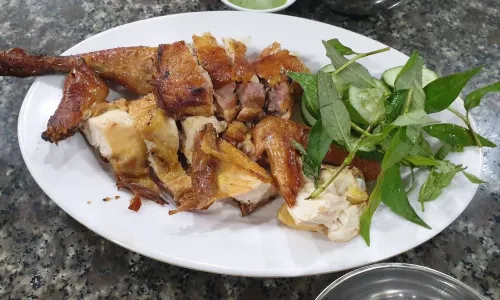 Lẩu gà lá é-gà nướng lu 668
