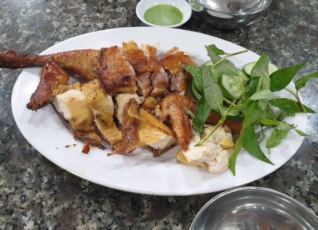 Lẩu gà lá é-gà nướng lu 668