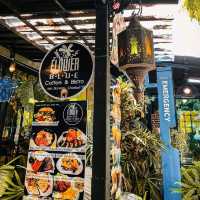 FlowerBlue Coffee & Bistro

