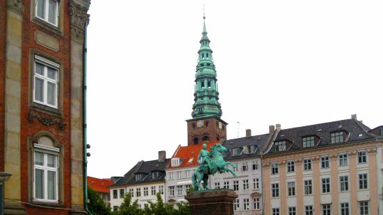 尼古拉教堂现在是哥本哈根的尼古拉当代艺术中心（Nikolaj