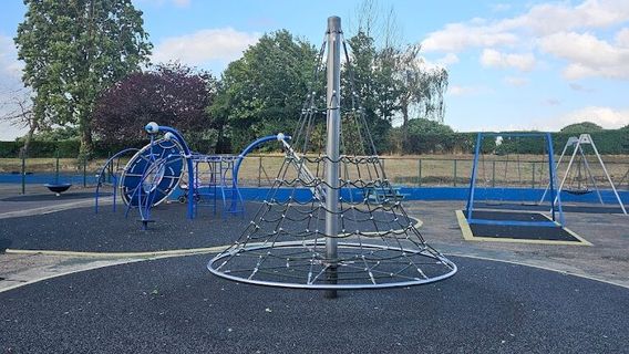 Winn's Common Adventure Playground And Paddling Pool