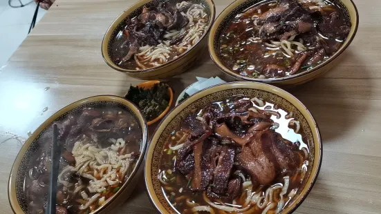 Zhengzongdangtudarou Noodles (caishixiaojiuhuayipinjufen)