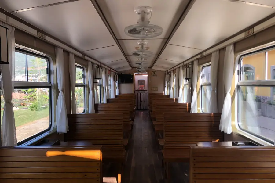 NARROW GAUGE TRAIN • SHIPING