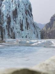 Tianmenshanbing Waterfall