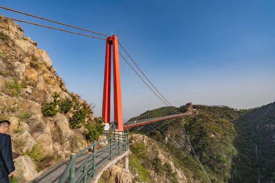 The World's First Pedestrian Glass Suspension Bridge