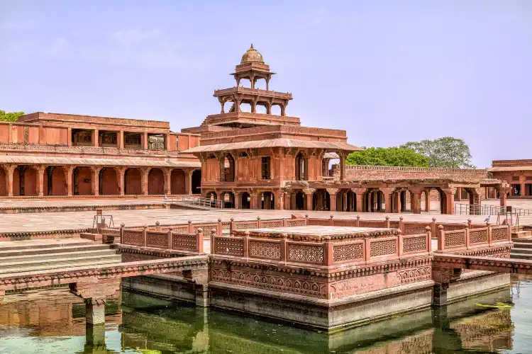Hotels in Fatehpur Sikri