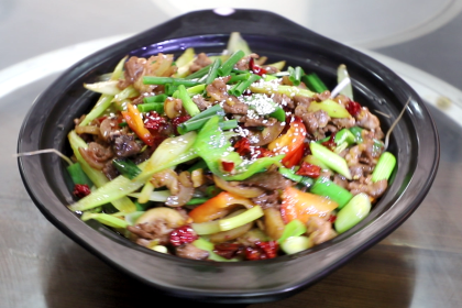 食在乡布依私房特色菜馆