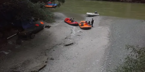 香格里拉大峽谷漂流