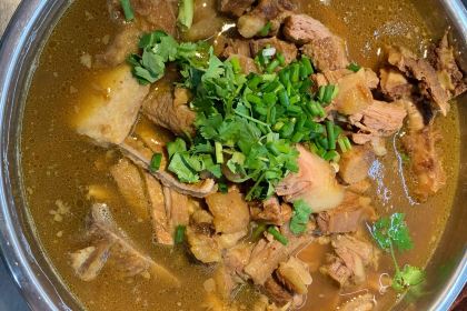 诏鑫号牛腩火锅(二马路店)