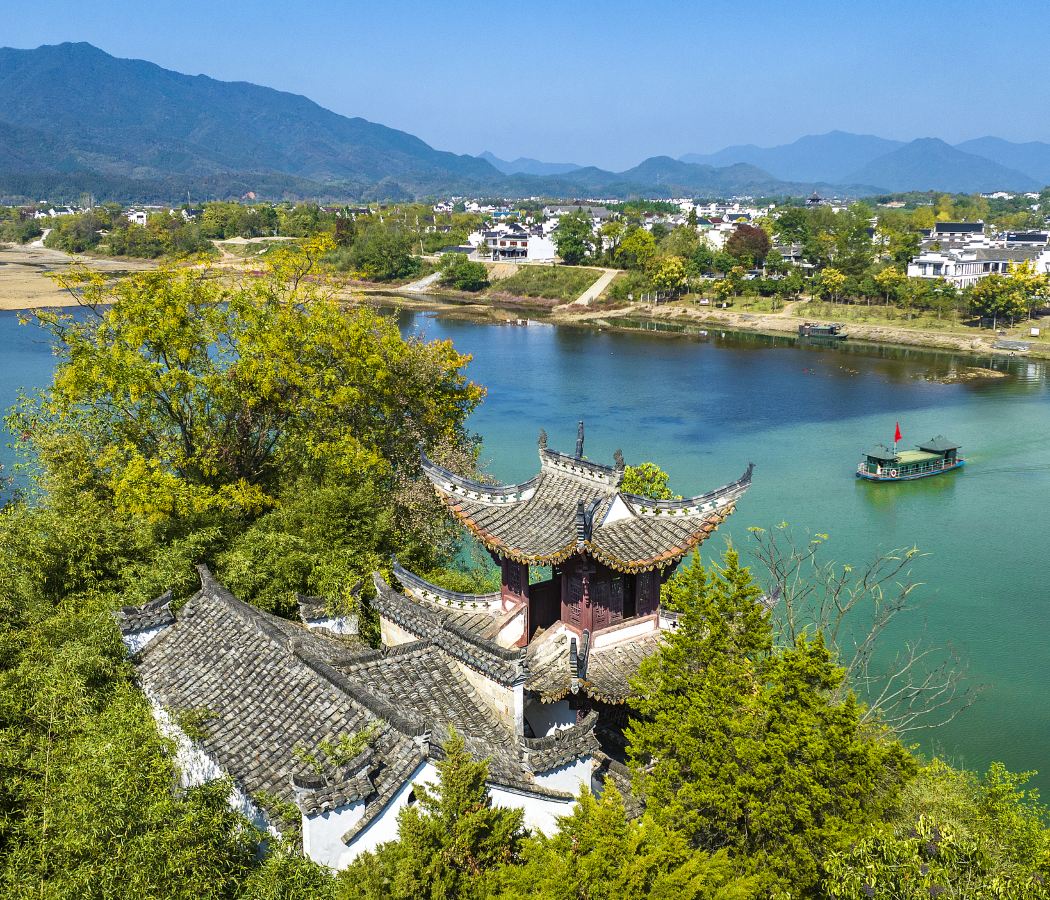 Taohua Tan Scenic Area