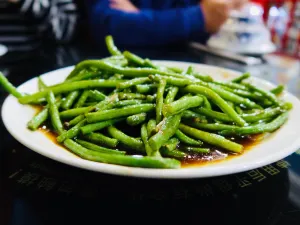 YI GE CHI LENG SHUI YU DE DI FANG