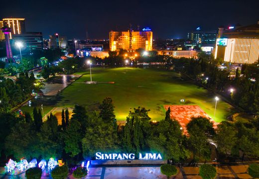 Lapangan Pancasila Simpang Lima Semarang