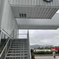 亞洲首間以「貨櫃」打造的貨櫃屋門市 | 星巴克 | 周末去邊度？
