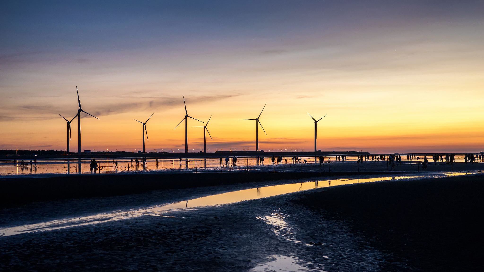 Perjalanan satu hari ke Taichung Gaomei Wetland Taiwan [Siluet Kincir Angin + Menikmati Cahaya di Lahan Basah]
