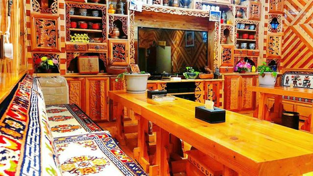 Highland Barley Tibetan Cuisine Performance Music Bar