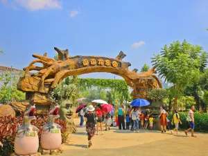 Long Gu Wan Dinosaur Park