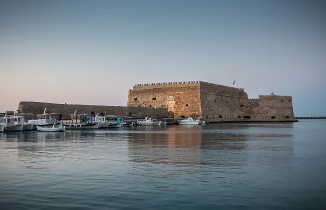 Hotels in Heraklion Prefecture With Bars