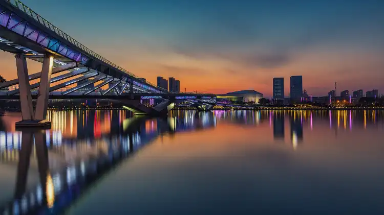 Hotels near Jifen Bridge