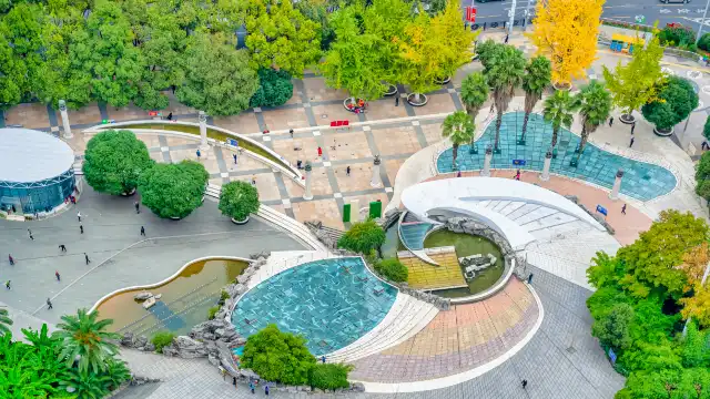 Hotels near Dashizi Square