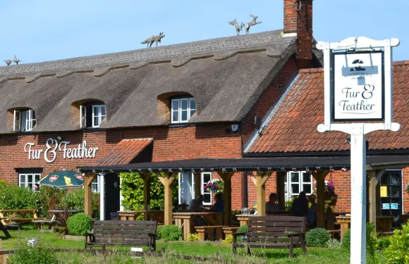 The Fur & Feather Inn（Woodforde's brewery tap）