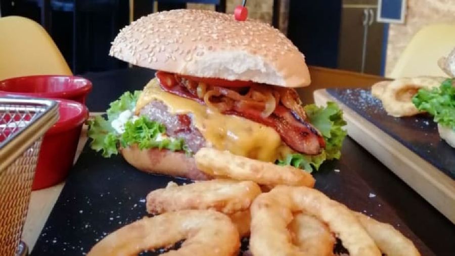 Good Vibes cocktail bar and restaurant