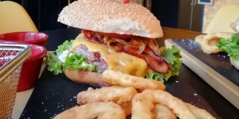 Good Vibes cocktail bar and restaurant