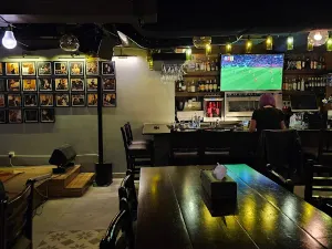 Maestro Bar and Restaurant